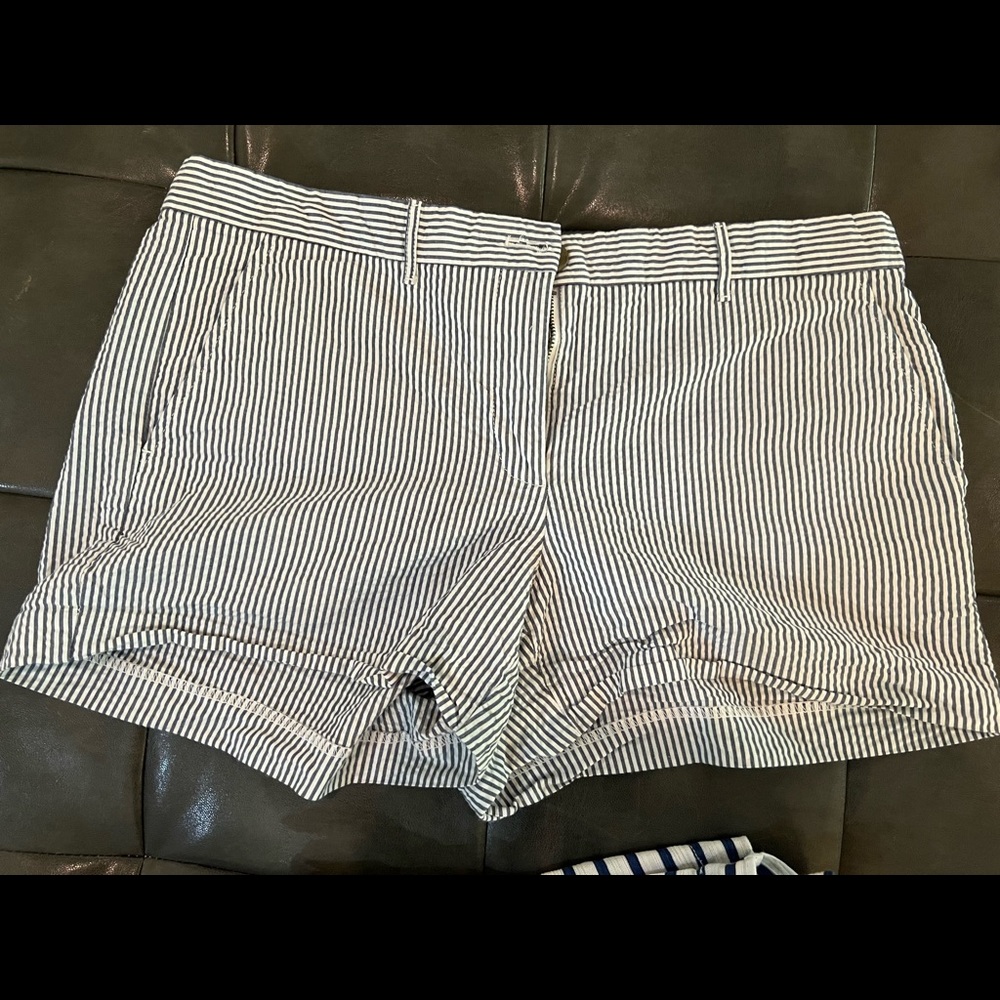 Gap seersucker shorts